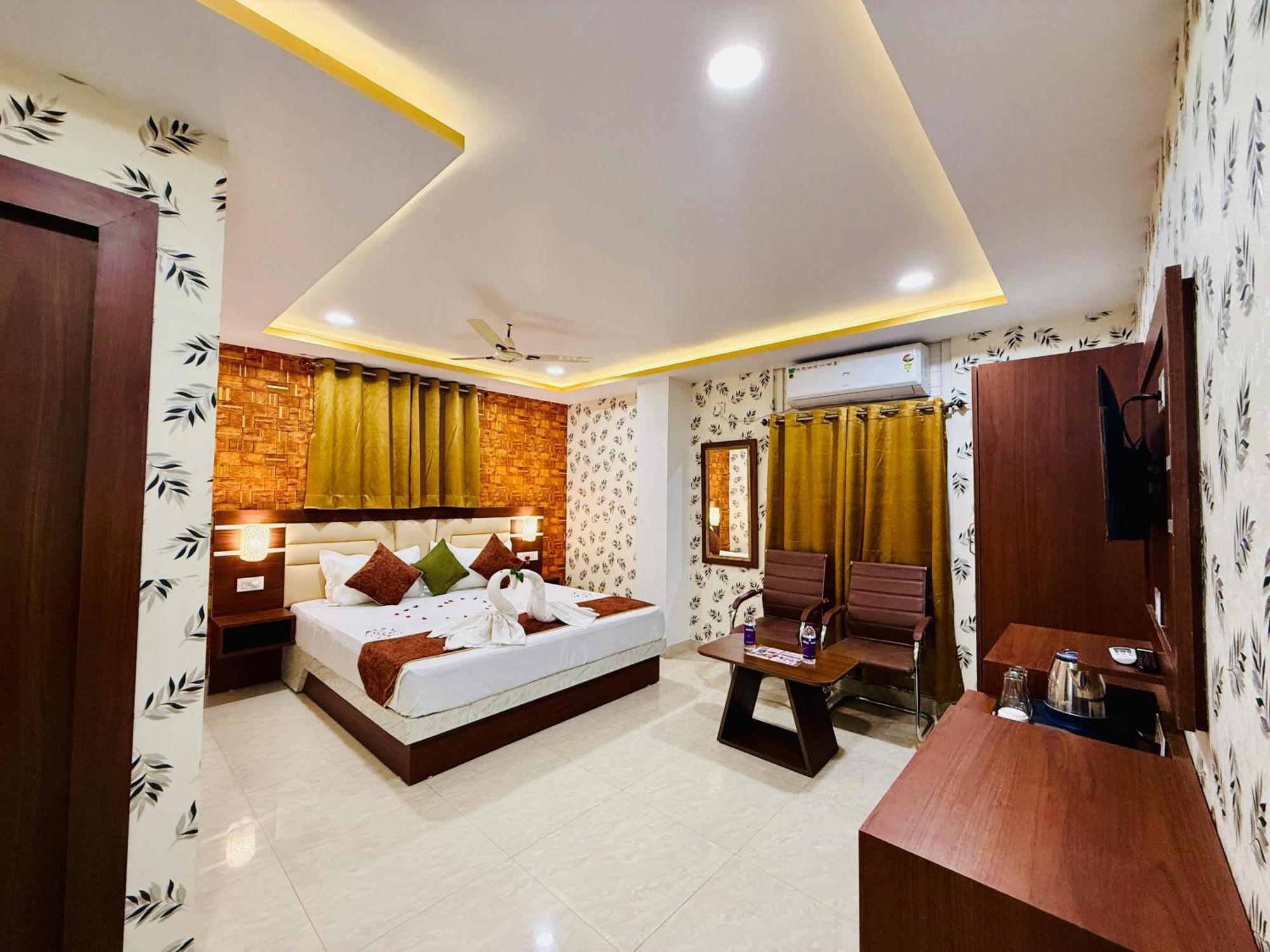 Hotel Golden Crystal Patna  Buitenkant foto