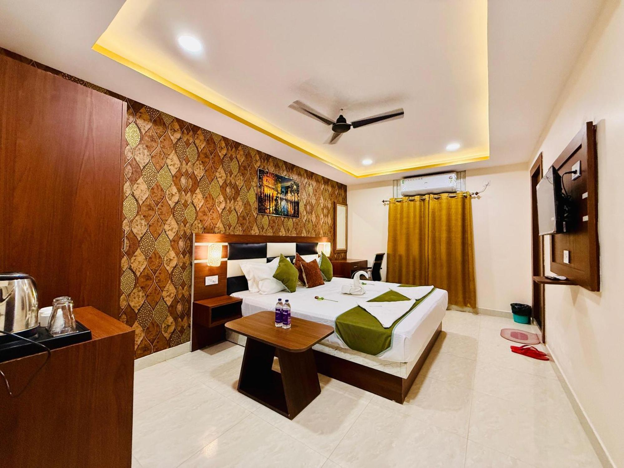 Hotel Golden Crystal Patna  Buitenkant foto