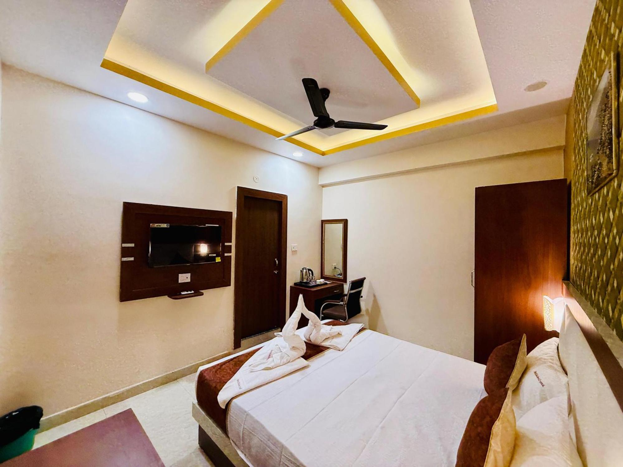 Hotel Golden Crystal Patna  Buitenkant foto
